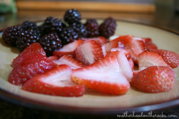 grilled chicken and berry salad